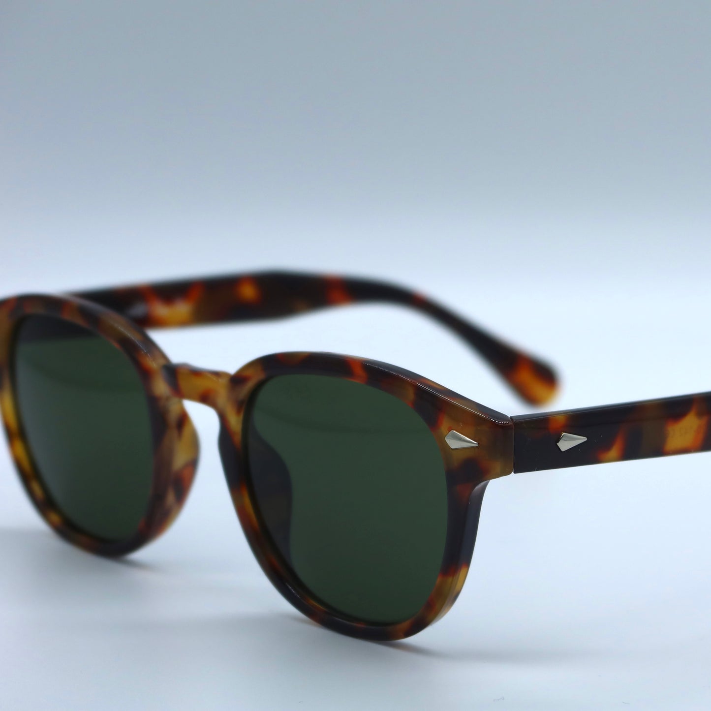 Tigereye green shades